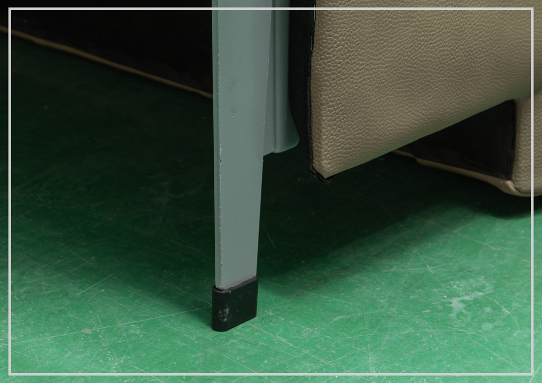 Kathy Ireland Leather Callas 3-Seater Light Gray Leather Queen Sleeper Sofa