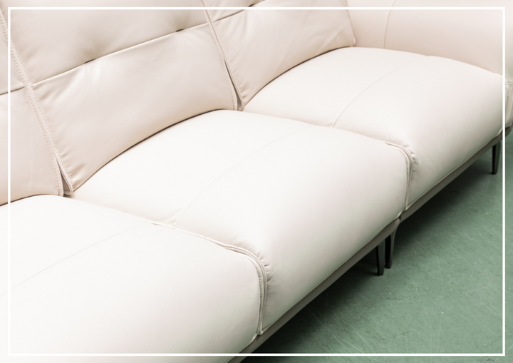 Klaussner Viana 3-seater Leather Sofa with Cushion Seat and Tufted Back-Sofabed