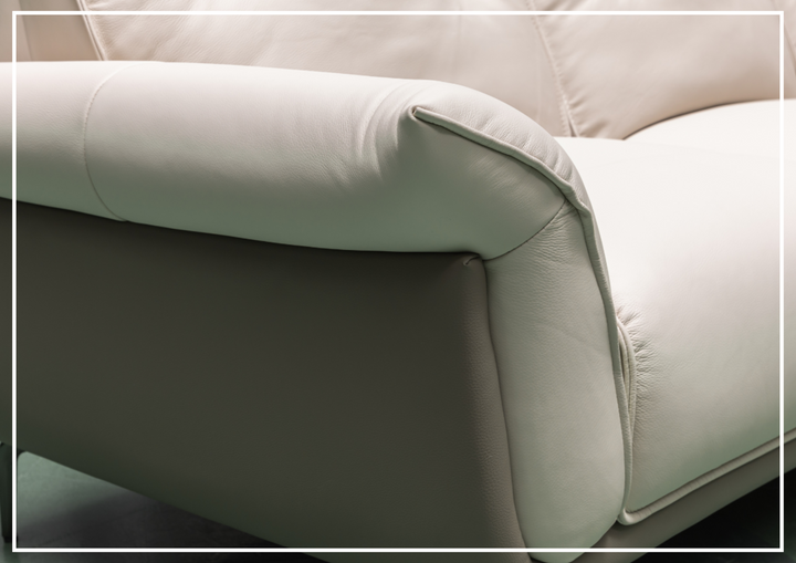 Klaussner Viana 3-seater Leather Sofa with Cushion Seat and Tufted Back-Sofabed